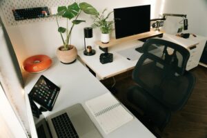 How to Create a Productive Home Workspace That Boosts Focus and Comfort